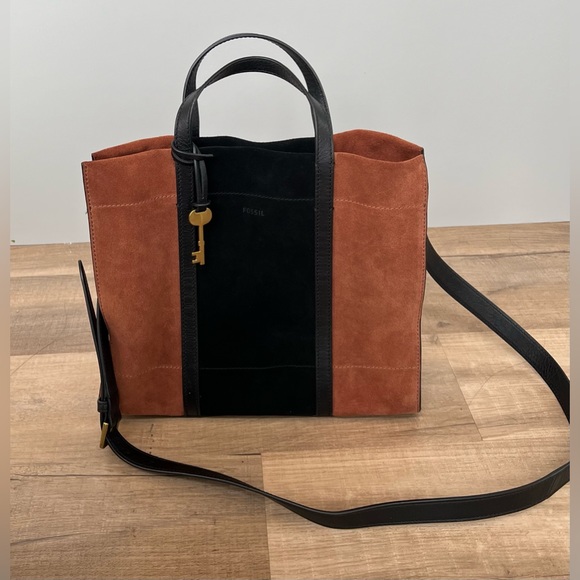 Fossil Carmen Shopper with Detachable Crossbody Strap - Picture 1 of 11